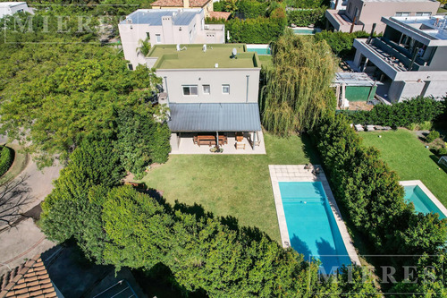 Casa En Venta Sobre Lote Interno - Barbarita - Bancalari