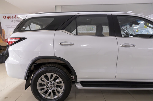 Toyota Hilux SW4 SRX Plat. 4x4 2.8 TB Diesel Automatico.