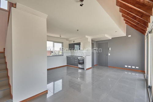 Imagen 4 de 30 de Venta Departamento Duplex 2 Ambientes En Haedo Centro (5b)