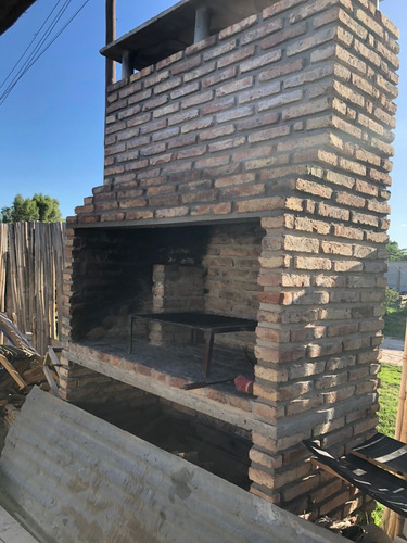 Imagen 3 de 7 de Quincho En Venta, Calle Carranza, Brandsen