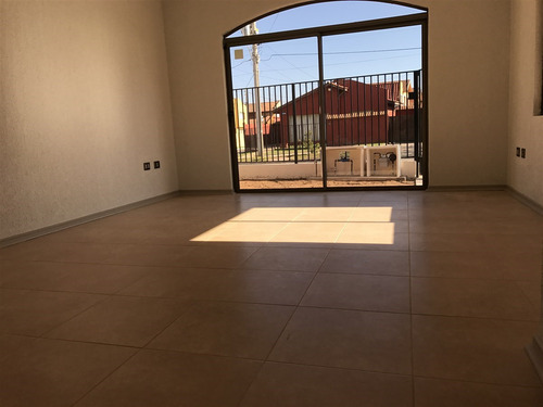 Casa En Arriendo De 3 Dorm. 2 Baños En La Serena