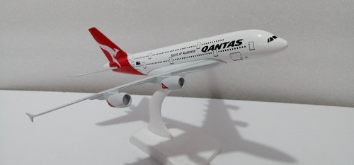 Avión Airbus 380 Quantas, Escala 1:350 Metalico, 19cms Largo