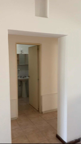 Oportunidad Inversión - Hermosa Casa 2 Dorm., Living, Cocina, Lavadero, 2 Baños, De 100 M2 Mas Patio, Super Luminosa, En Venado Tuerto
