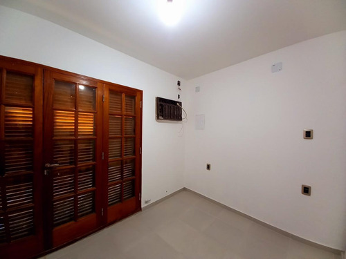 Imagen 10 de 12 de Departamento Interno 2 Dorm. C/patio En Barrio Sur
