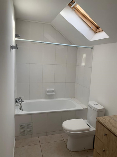 Casa En Arriendo De 3d/3b En Condominio Los Poleros Machalí