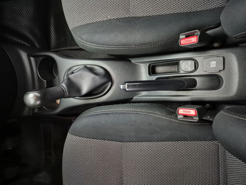 Nissan Versa 1.6 Advance