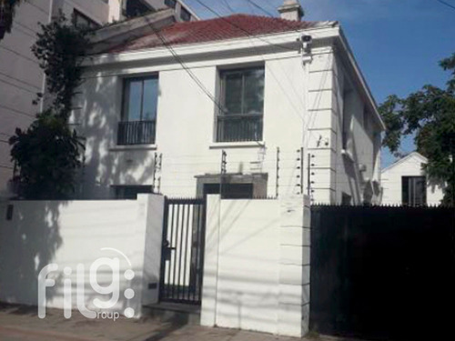 Venta Casa Con Historia, Gran Terreno Bajo Valor De Tasación