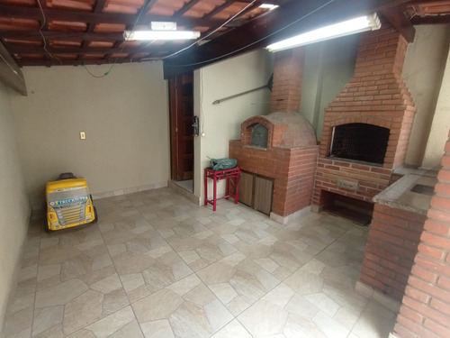 Sobrado Impecável Com Lazer Completo Para A Família
