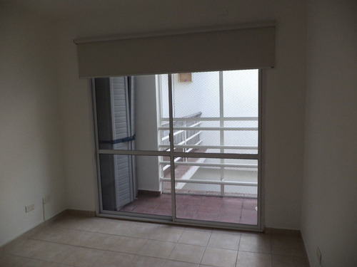 Imagen 7 de 11 de Departamento 2 Amb - Al Contrafrente - Con Balcon - Con Renta