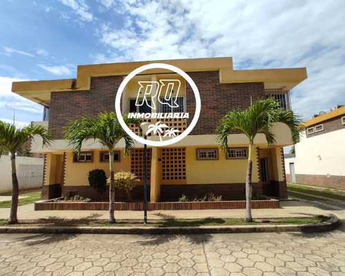 Imagen 14 de 14 de Res. Mocoties Amplio Town House A Estrenar Con Patio Privado