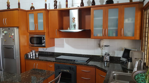 Imagen 3 de 8 de N. Del Carmen Vende Town House En Mañongo (foth-161)