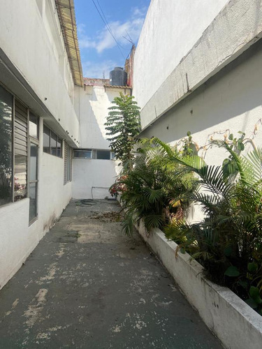 Edificio En Venta Con Uso De Suelo Comercial, A Solo Dos Cuadras Del Zócalo De Cuernavaca