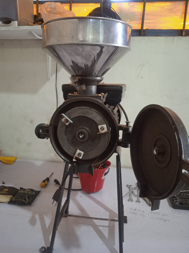 Molino Para Café Y Granos Húmedos. 