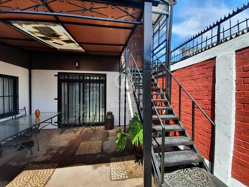 Hermosa Casa Con Departamento En Los Angeles.