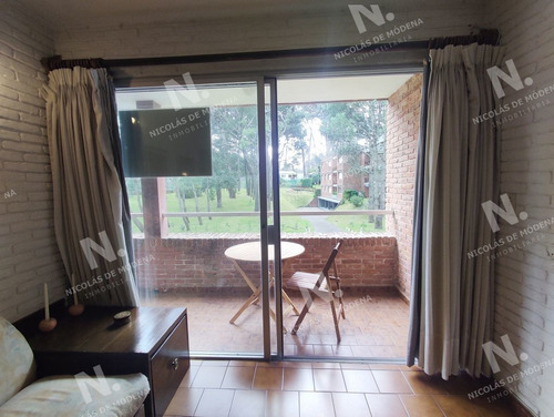 Imagen 9 de 30 de Hermoso Apartamento Esquinero En Zona Arbolada En La Parada 18 De La Mansa - Punta Del Este Mansa