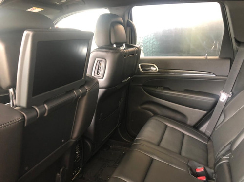 Imagen 6 de 15 de Grand Cherokee Limited 3,6l 2019 Negra 0km Lop