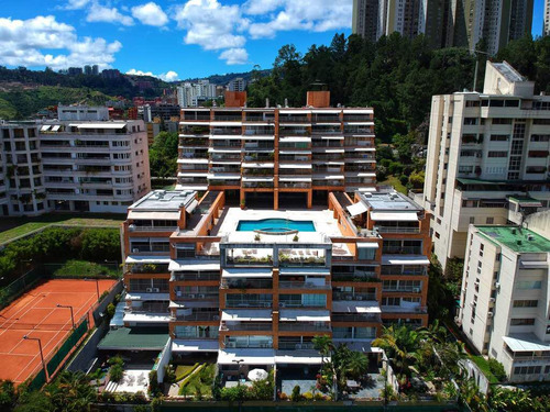 Se Vende Apartamento Tipo Pb 168m2 4h/2,5b/2p Los Samanes 0882