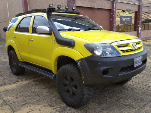 Imagen 8 de 18 de Toyota Fortuner 4x4