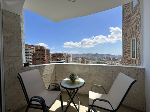 Josefina Toledo: Hermoso Apartamento En Venta En El Parral, 160m², Estudio, Maletero, Circuito De Cámaras, Balcón, Gym, Sauna, Planta Y Pozo, Piscina, Caney, 234907
