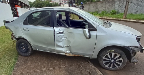 Imagem 2 de 16 de Sucata Toyota Etios 2016 Para Vendas De Peças