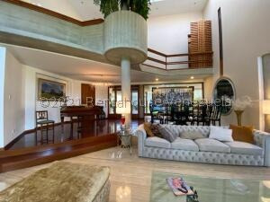 Imagen 7 de 14 de #22-20222 Espectacular Casa En La Lagunita Country Club