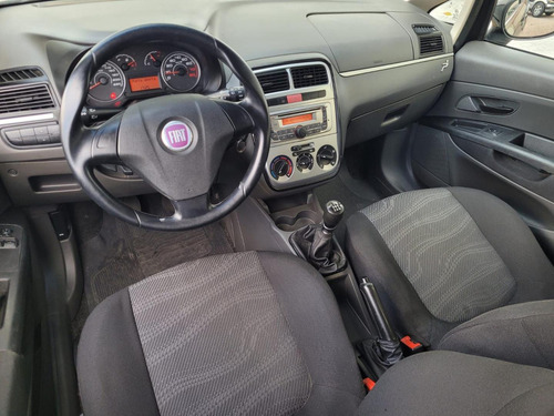 Fiat Punto 1.4 Attractive Italia 8v Flex 4p Manual