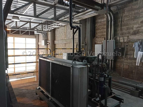 Imagen 6 de 23 de George Tahan #23-6280 En Venta Edificio Industrial Y Comercial Construido En 2018 Bajo Especificaciones Y Materiales De Primera Calidad