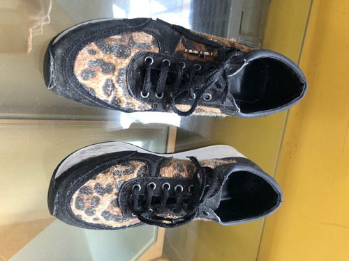 Nazaria Zapatillas Animal Print Plataforma Talle 38