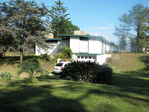 Casa En Venta En Punta Del Este, Pinares Muy Cerca Del Mar.
