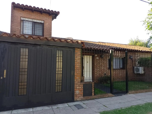 Casa En Venta - 3 Dormitorios 2 Baños - Cochera - 232mts2 - Almagro