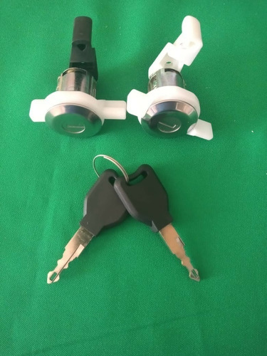 Imagen 1 de 4 de Cilindros Para Cerradura Puerta Nissan Platina