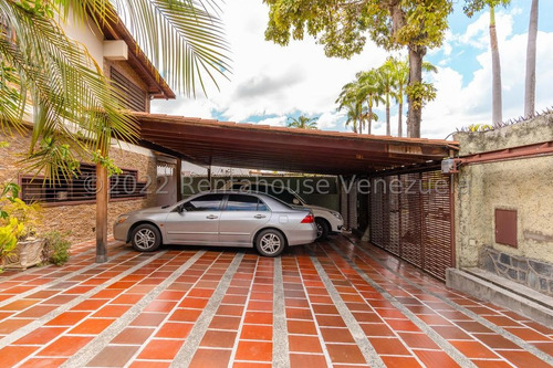 Colinas De Los Ruices !! Espectacular Quinta 802 M2 Terreno, 650 M2 Const., 4 Hab, 2 Estudios, 6 Baños, 4 Pe, Bar, Parrilera, Planta Eléctrica, Hermosas Áreas Verdes Y Sociales. Una Verdadera Joya !!