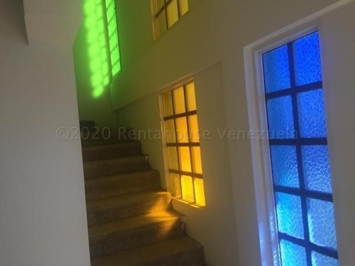 Imagen 6 de 12 de Townhouse En Venta Ubicado En La Puerta Maraven. Punto Fijo