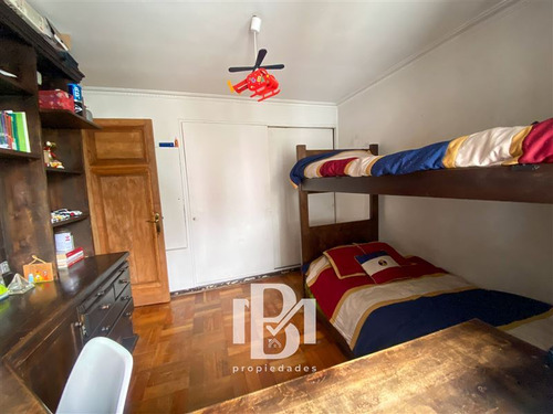 Casa En Venta De 4 Dorm. En Las Condes
