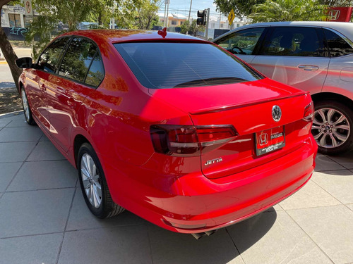 Imagen 4 de 15 de Volkswagen Jetta 2016 2.5 Comfortline At