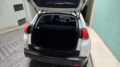 Peugeot 2008 1.6 Feline am20