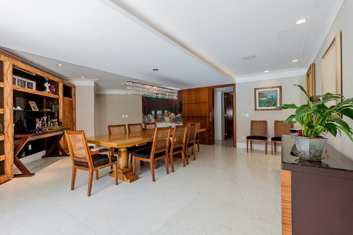 Imagem 5 de 14 de Luxuosa Casa Mobilhada