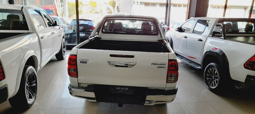 Imagen 14 de 16 de Toyota Hilux 2.8 Cd Srv 177cv 4x4
