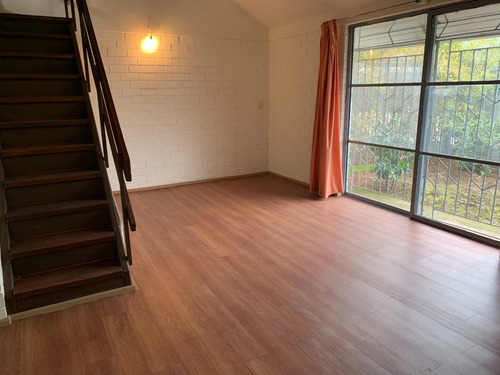 Acogedora Casa En Zona Villa Universidad Católica!
