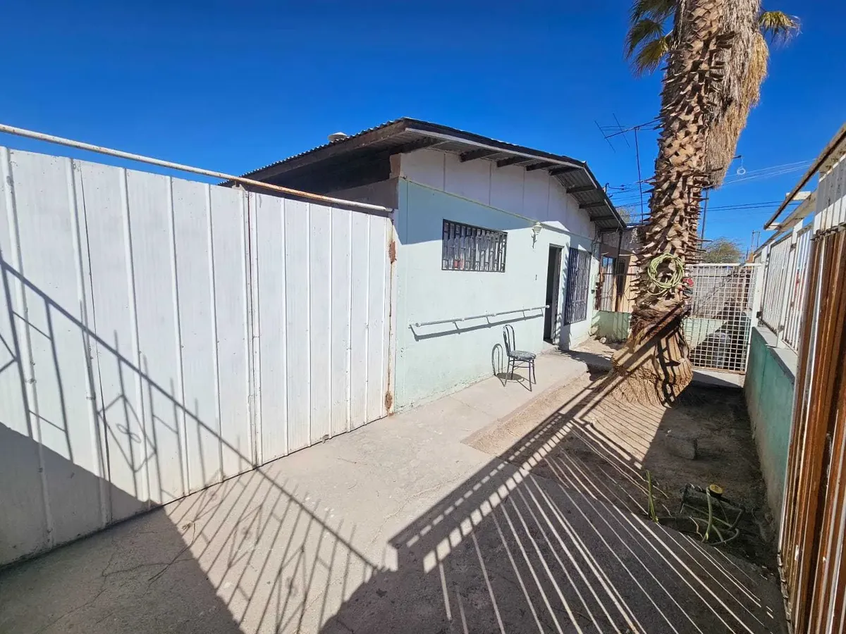 Imagen 1 de 17 de Casa En Venta De 208m2 A Pasos De Calle Cobija (177074)