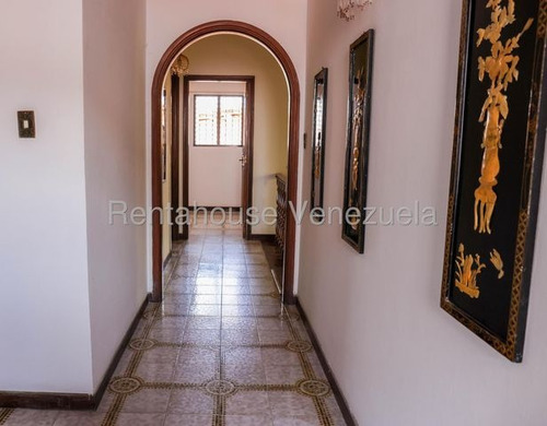 Casa En Venta Los Naranjos Mls # 25-18296 Christian Szotyori