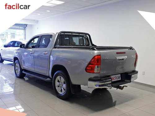 Imagen 8 de 25 de Toyota Hilux Srv 4x2 Turbo Diesel 2.8 2018 Excelente!!
