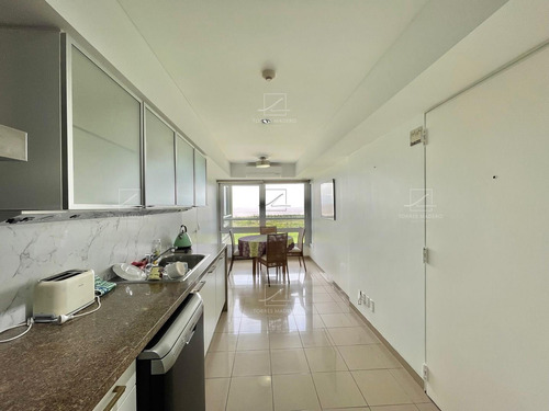 En Venta - Le Parc Puerto Madero 2 Dormitorios Piso Alto En Torre Rio, Con Cochera !