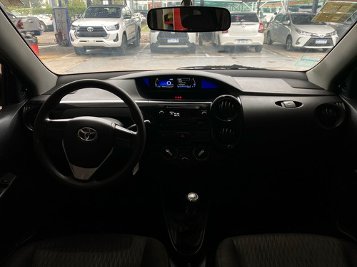 Toyota Etios 1.5 Sedan X