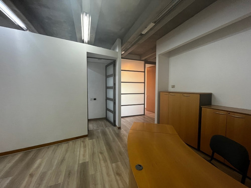 144m2 Habilitada Nororiente Semiamoblada Impecable