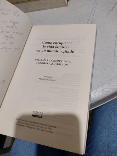 Cómo Enriquecer La Vida Familiar En Un Mundo Agitado William (Usado)