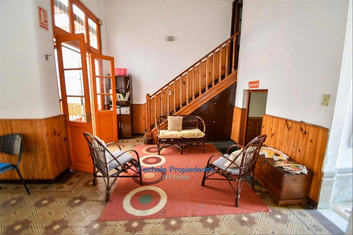 Vende O Alquila Local De 3 Niveles, 12 Habitaciones,