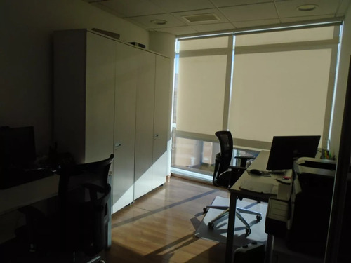 Tranqueras- Las Condes 110 M2 Con 7 Privados Y 3 Baños