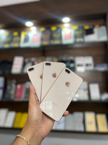 iPhone 8 Plus (Usado)