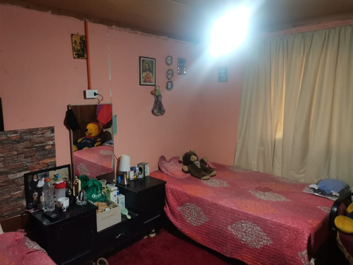 Amplia Casa Con Local Comercial. Excelente Ubicacion.